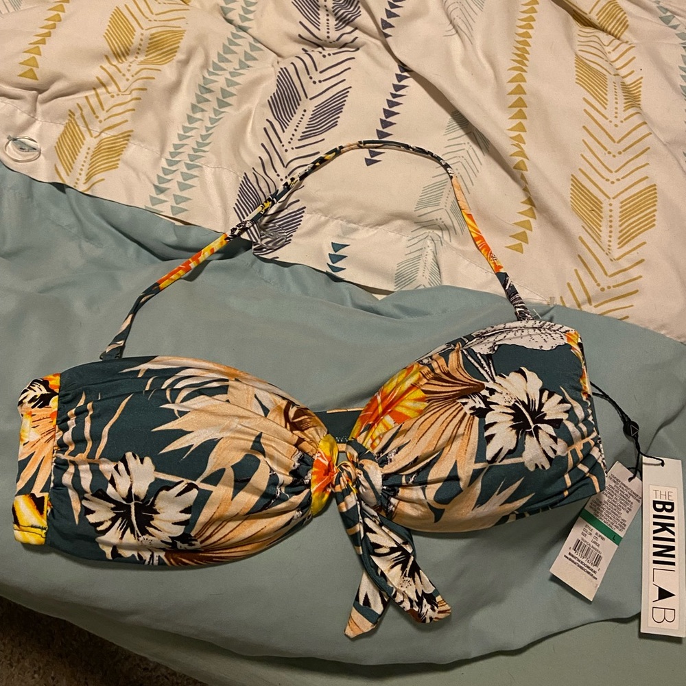 BNWT Bikini Lab size Large tropical